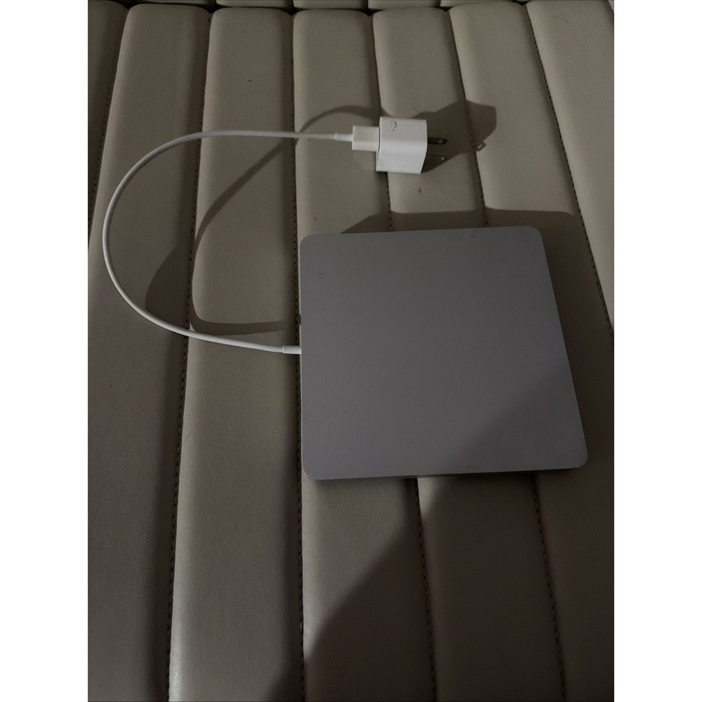 APPLE EXTERNAL OPTICAL USB SUPERDRIVE A1379 SILVER Un-tested